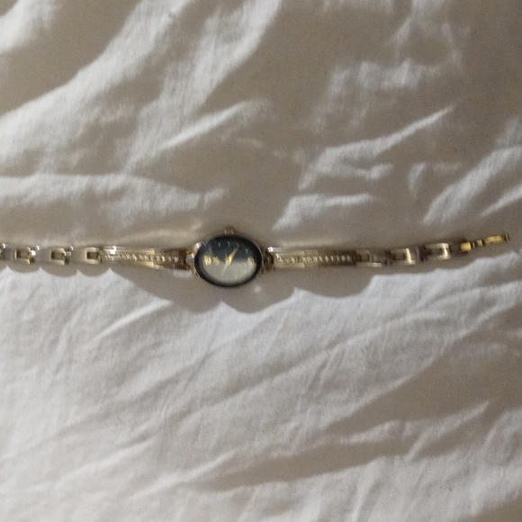 George watch - Picture 2 of 4